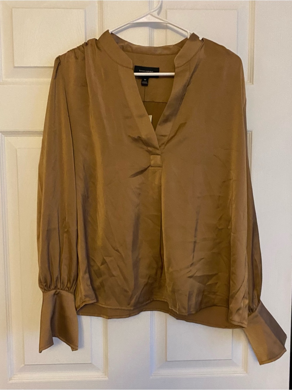 Banana Republic Tan Satin Split-Neck Blouse sz Med NWT